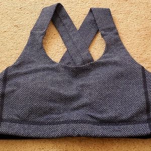 Lululemon Medium Support Sports Bra (size 6)